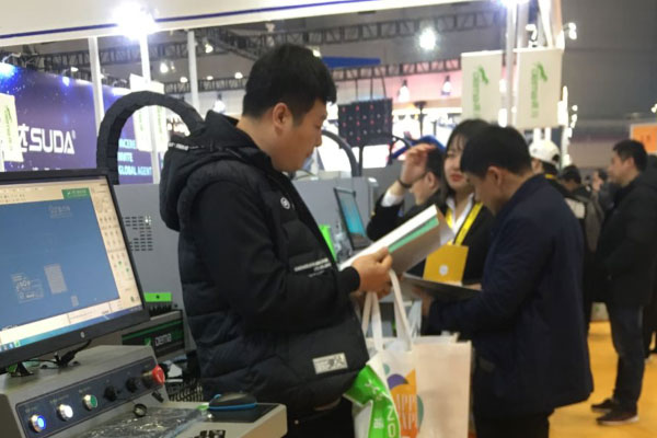 仔細閱讀得馬產品 仔細閱讀得馬產品