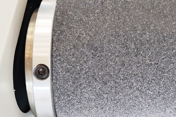 得馬裁切機(jī)F11滾動(dòng)臺(tái)面