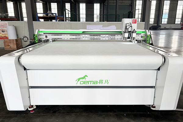 得馬高速裁切機