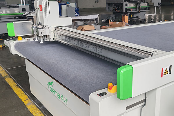 得馬F11高速裁切機